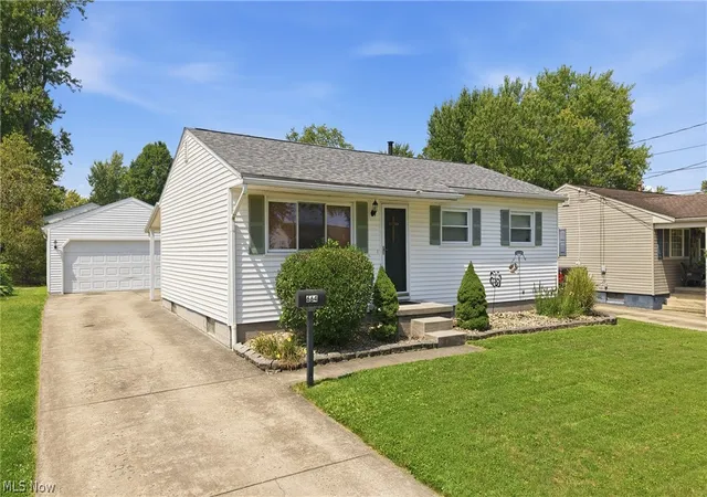 Photo 2 of Sale Pending at 664 Burdie Dr, Hubbard, OH 44425 | MLS# 5236975 | Listing updated on 2026-09-04