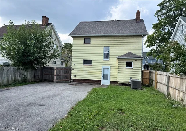Photo 2 of Single family home for sale at 3059 W 111th St, Cleveland, OH 44111 | MLS# 5238997 | Listing updated on 2026-09-29