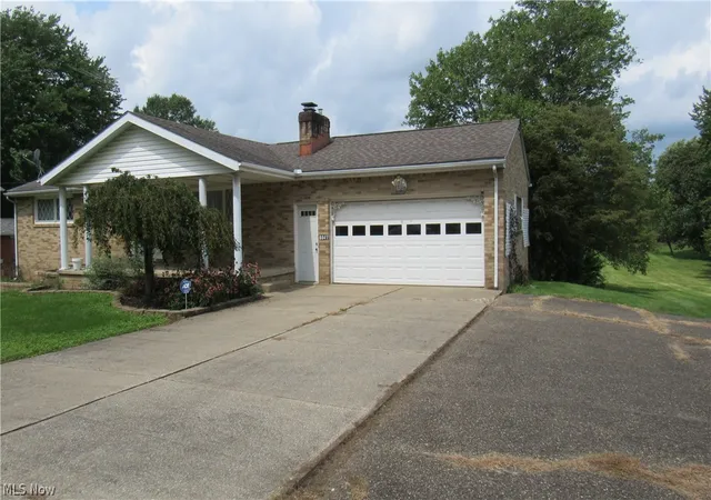 Photo 2 of Single family home for sale at 6841 Navarre Rd Sw, Massillon, OH 44646 | MLS# 5238988 | Listing updated on 2026-09-16
