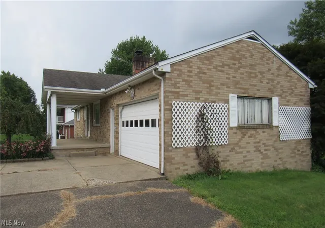 Photo 3 of Single family home for sale at 6841 Navarre Rd Sw, Massillon, OH 44646 | MLS# 5238988 | Listing updated on 2026-09-16