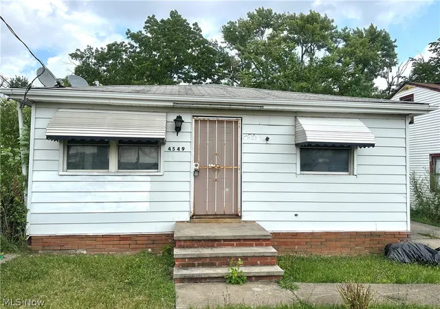 Photo 1 of Single family home for sale at 4549 Lee Rd, Cleveland, OH 44128 | MLS# 5238938 | Listing updated on 2026-08-31