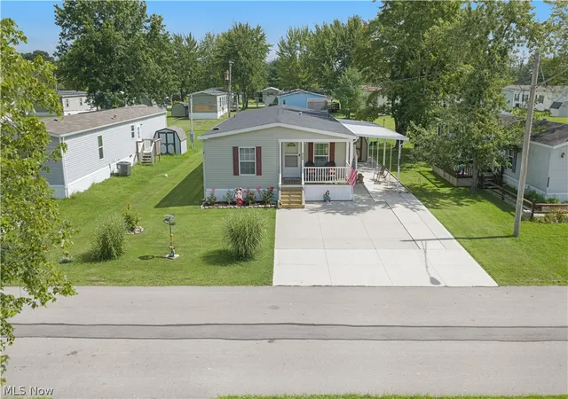 Photo 2 of Sale Pending at 4790 Scenic Dr, Ravenna, OH 44266 | MLS# 5238095 | Listing updated on 2026-09-12