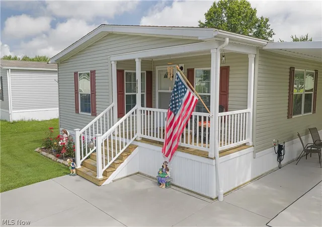 Photo 3 of Sale Pending at 4790 Scenic Dr, Ravenna, OH 44266 | MLS# 5238095 | Listing updated on 2026-09-12