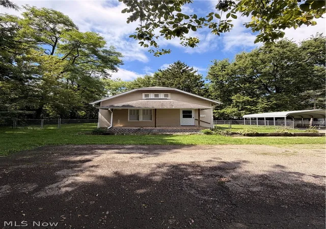 Photo 2 of Single family home for sale at 11 N 9th St, Newark, OH 43055 | MLS# 5238713 | Listing updated on 2026-09-14