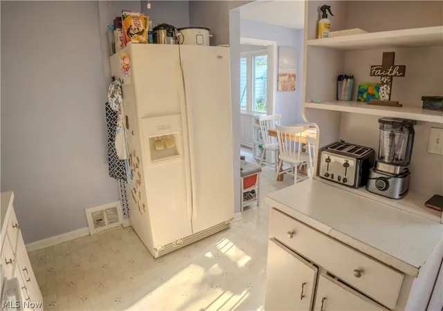 Photo 4 of Sale Pending at 1217 Gorge Blvd, Akron, OH 44310 | MLS# 5239076 | Listing updated on 2026-09-04