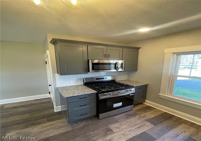 Photo 4 of Single family home for sale at 134 Park St Nw, Navarre, OH 44662 | MLS# 5238888 | Listing updated on 2026-09-11