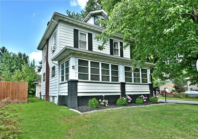 Photo 2 of Single family home for sale at 504 5th St, Niles, OH 44446 | MLS# 5238965 | Listing updated on 2026-09-03