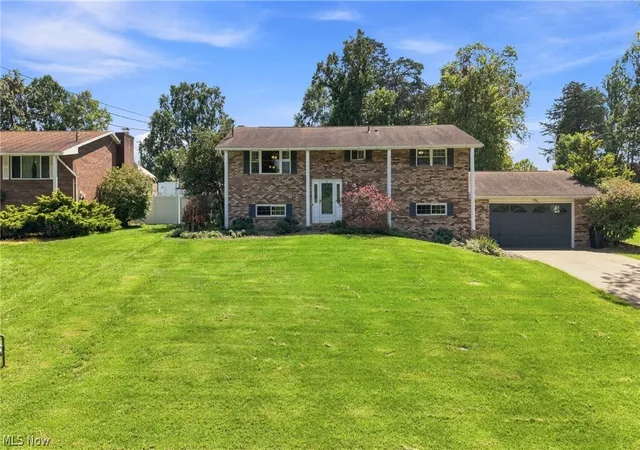 Single family home for sale at 312 Maple Dr, Williamstown, WV 26187 | MLS# 5238552