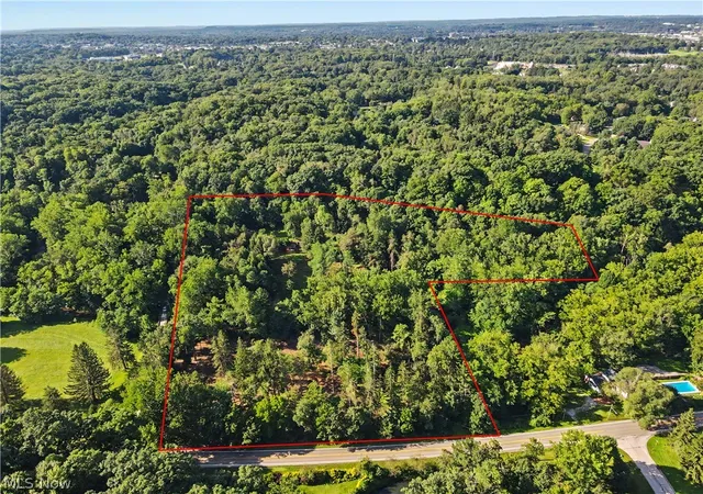 Photo 1 of Sale Pending at 3166 Yellow Creek Rd, Akron, OH 44333 | MLS# 5237550 | Listing updated on 2026-09-04