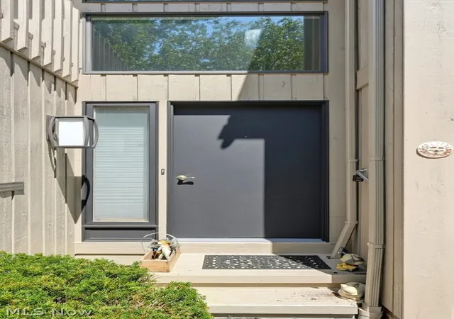 Photo 3 of Condo for sale at 5755 Som Center Rd #8, Solon, OH 44139 | MLS# 5238824 | Listing updated on 2026-09-03