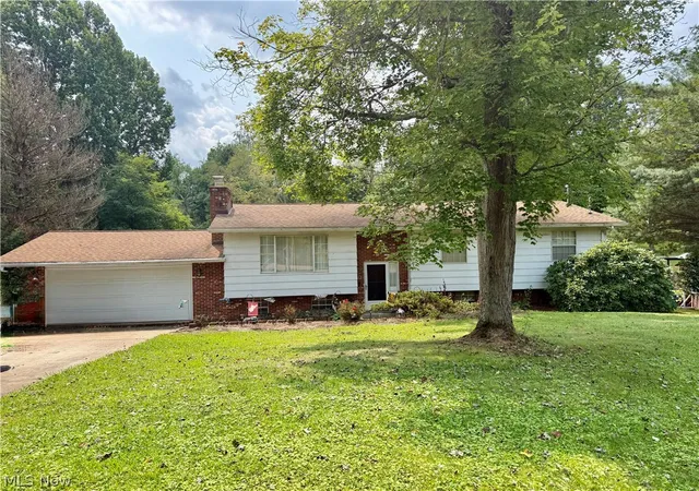 Single family home for sale at 612 Valley Mills Rd, Parkersburg, WV 26104 | MLS# 5239201