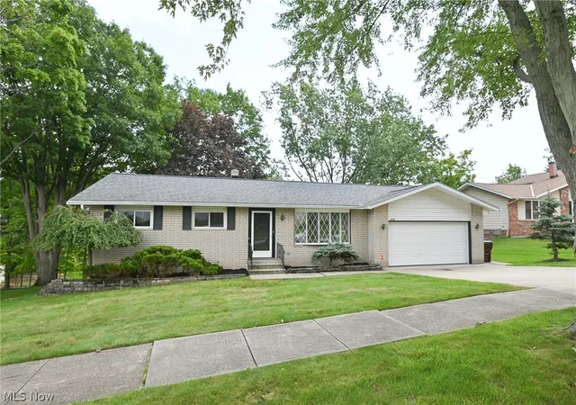 Photo 2 of Single family home for sale at 2745 Brian Dr, Parma, OH 44134 | MLS# 5238661 | Listing updated on 2026-10-05