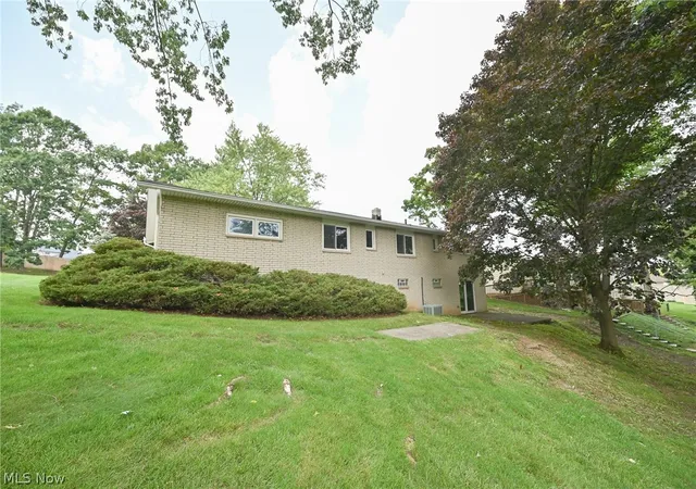 Photo 3 of Single family home for sale at 2745 Brian Dr, Parma, OH 44134 | MLS# 5238661 | Listing updated on 2026-10-05
