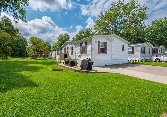 Photo 3 of Sale Pending at 431 Westwoods, Amherst, OH 44001 | MLS# 5238818 | Listing updated on 2026-09-18