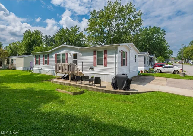 Photo 4 of Sale Pending at 431 Westwoods, Amherst, OH 44001 | MLS# 5238818 | Listing updated on 2026-09-18