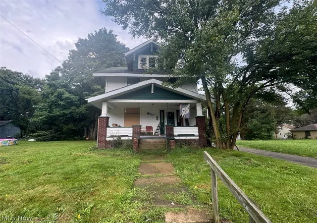 Photo 1 of Single family home for sale at 1316 Saint Elmo Ave Ne, Canton, OH 44705 | MLS# 5239253 | Listing updated on 2026-09-21
