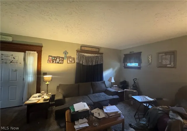 Photo 3 of Single family home for sale at 1316 Saint Elmo Ave Ne, Canton, OH 44705 | MLS# 5239253 | Listing updated on 2026-09-21