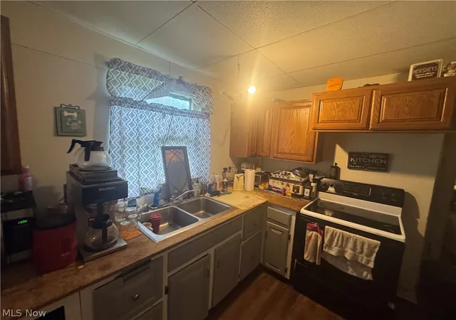 Photo 3 of Single family home for sale at 1316 Saint Elmo Ave Ne, Canton, OH 44705 | MLS# 5239253 | Listing updated on 2026-09-21