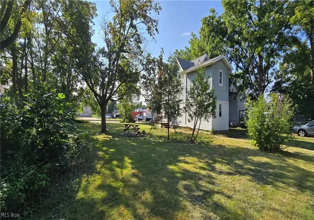 Photo 3 of Sale Pending at 1518 Middle Ave, Elyria, OH 44035 | MLS# 5239097 | Listing updated on 2026-09-23