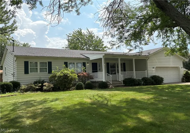 Photo 2 of Single family home for sale at 5691 Cherrywood Dr, Lorain, OH 44053 | MLS# 5238063 | Listing updated on 2026-09-15