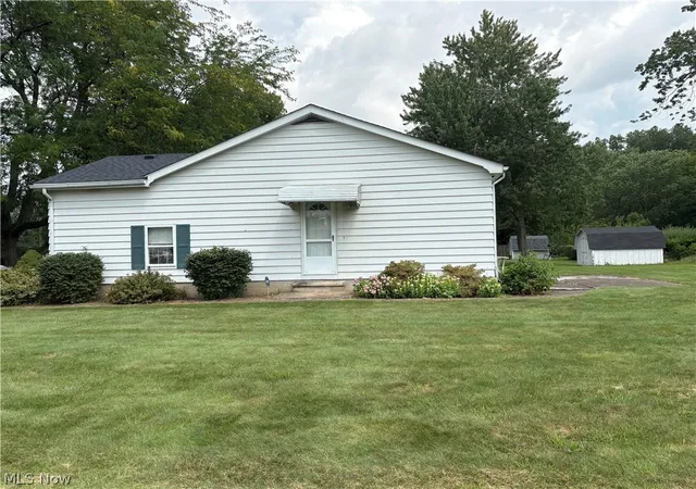 Photo 4 of Single family home for sale at 5691 Cherrywood Dr, Lorain, OH 44053 | MLS# 5238063 | Listing updated on 2026-09-15