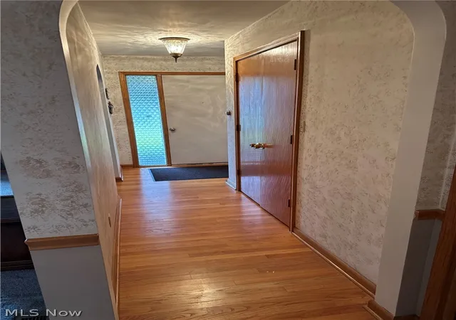 Photo 3 of Sale Pending at 3222 Edington Rd, Fairlawn, OH 44333 | MLS# 5236568 | Listing updated on 2026-09-10
