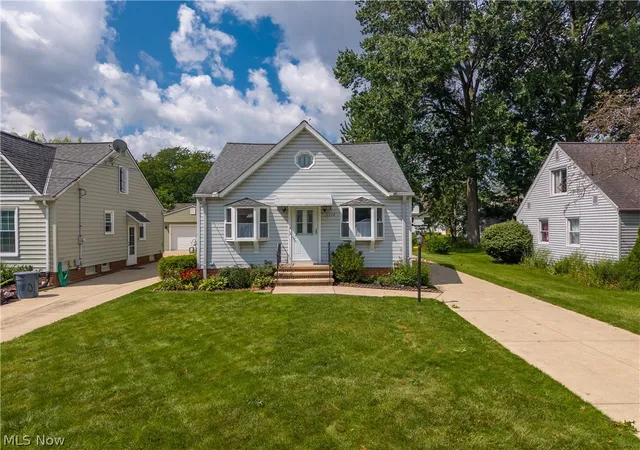 Photo 1 of Single family home for sale at 5572 Porter Rd, North Olmsted, OH 44070 | MLS# 5239232 | Listing updated on 2026-09-26