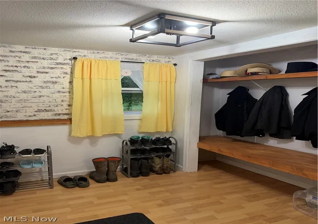 Photo 4 of Sale Pending at 6206 Downs Rd Nw, Warren, OH 44481 | MLS# 5239381 | Listing updated on 2026-10-07