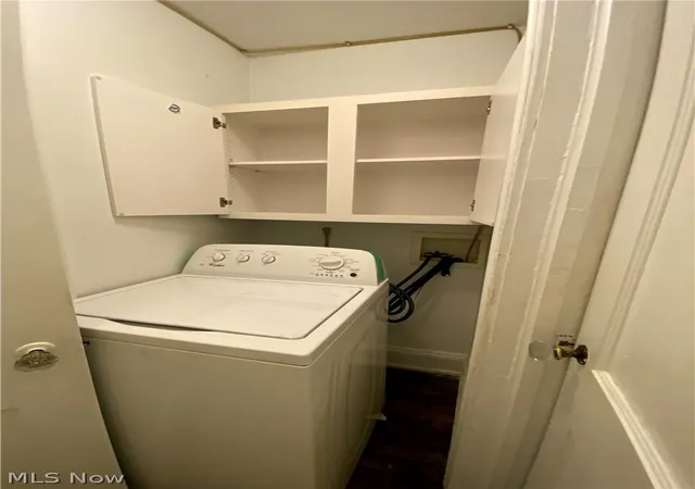 Listing Photo 2 - Condo for sale in building located at 2469 Overlook Rd, Cleveland, OH 44106 - Unit #Unit 1