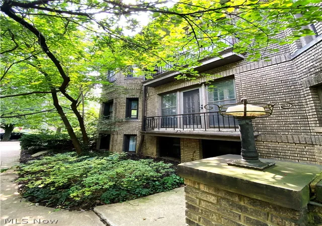 Photo 3 of Sale Pending at 2469 Overlook Rd #Unit 1, Cleveland Heights, OH 44106 | MLS# 5237277 | Listing updated on 2026-09-04