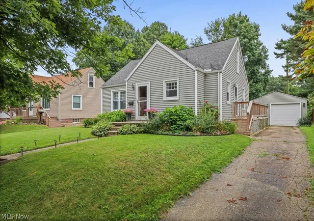 Photo 2 of Single family home for sale at 2606 Shunk Ave, Alliance, OH 44601 | MLS# 5239084 | Listing updated on 2026-09-27