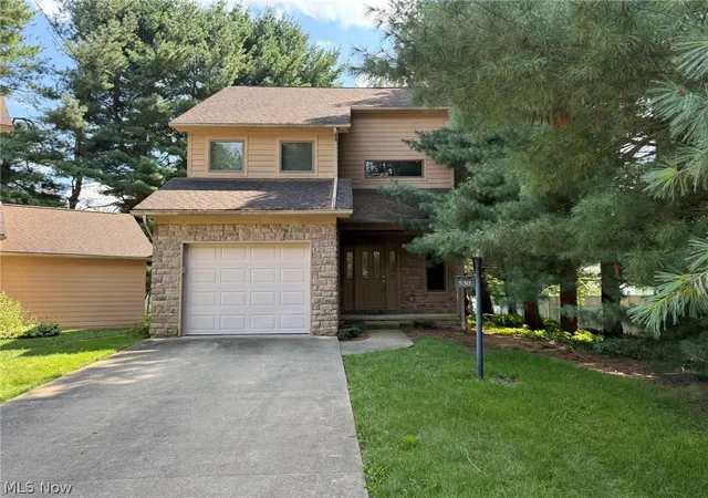 Photo 1 of Condo for sale at 530 Oakdale Dr, Dover, OH 44622 | MLS# 5239332 | Listing updated on 2026-09-10