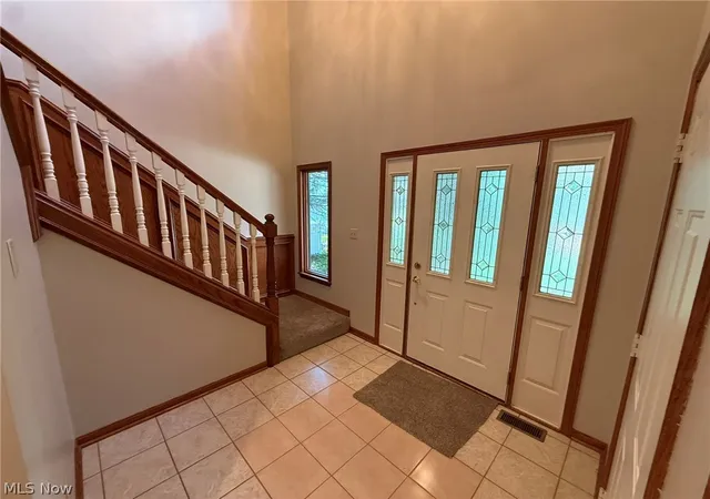 Photo 3 of Condo for sale at 530 Oakdale Dr, Dover, OH 44622 | MLS# 5239332 | Listing updated on 2026-09-10