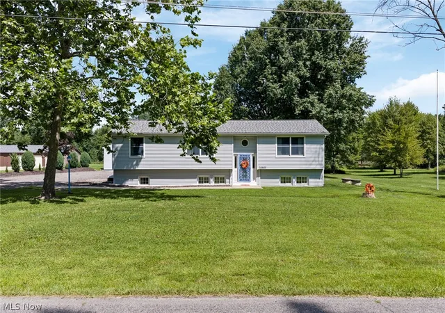 Photo 2 of Single family home for sale at 10685 Scotts Corners Rd, Diamond, OH 44412 | MLS# 5239169 | Listing updated on 2026-09-09