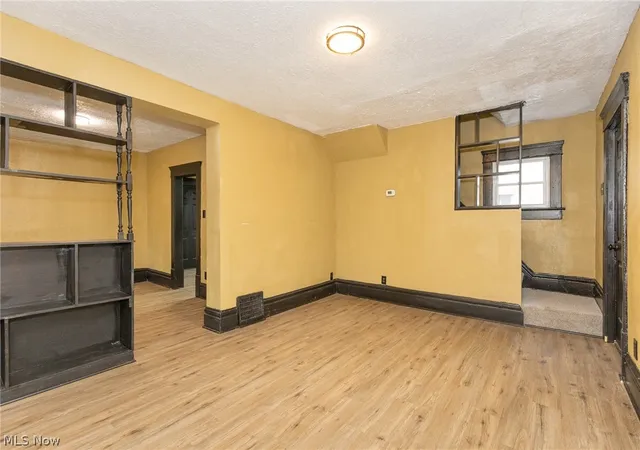 Photo 3 of Sale Pending at 258 Oberlin Ct, Akron, OH 44311 | MLS# 5239485 | Listing updated on 2026-09-08