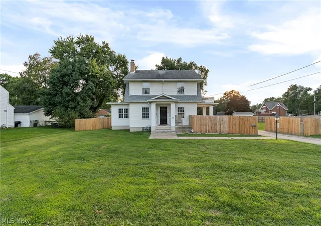 Photo 1 of Single family home for sale at 3323 Cleveland Ave S, Canton, OH 44707 | MLS# 5239064 | Listing updated on 2026-09-30