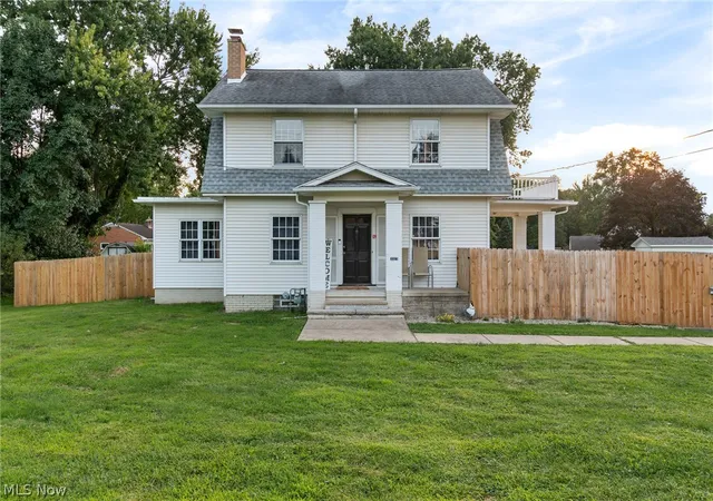 Photo 2 of Single family home for sale at 3323 Cleveland Ave S, Canton, OH 44707 | MLS# 5239064 | Listing updated on 2026-09-30
