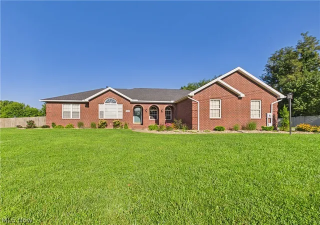 Photo 1 of Single family home for sale at 582 Homewood Rd, Parkersburg, WV 26101 | MLS# 5235203 | Listing updated on 2026-09-08