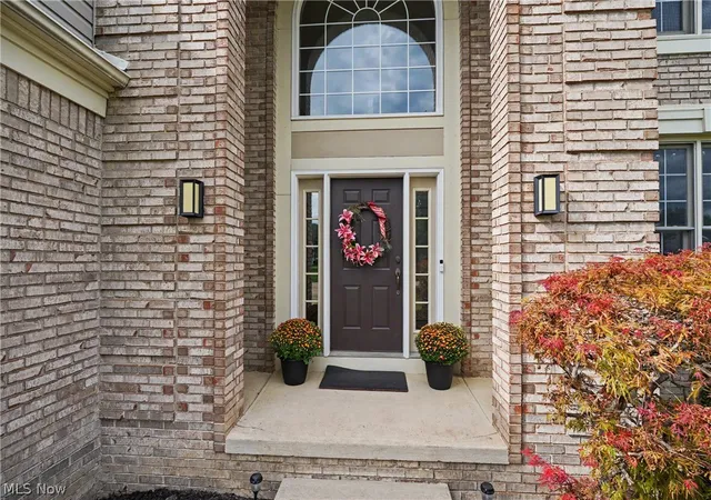 Photo 2 of Single family home for sale at 535 Alliance Dr, Northfield, OH 44067 | MLS# 5239166 | Listing updated on 2026-09-08