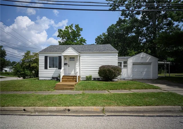 Photo 1 of Sale Pending at 2651 21st St, Cuyahoga Falls, OH 44223 | MLS# 5239117 | Listing updated on 2026-09-05