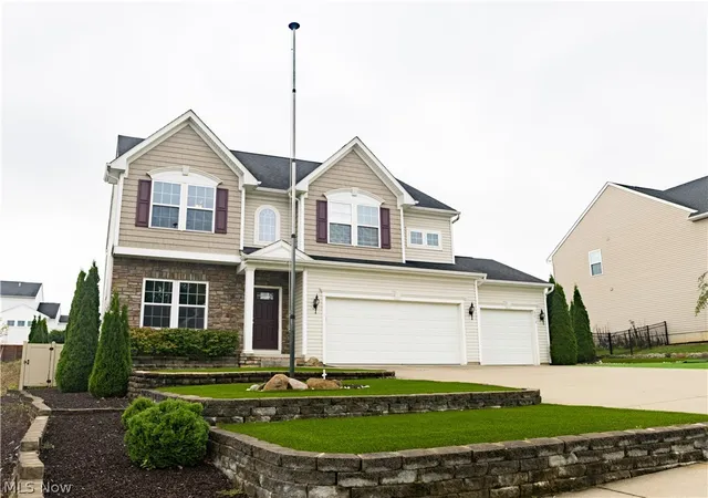 Photo 2 of Single family home for sale at 6212 Hadleigh Ave Sw, Massillon, OH 44646 | MLS# 5239487 | Listing updated on 2026-09-03