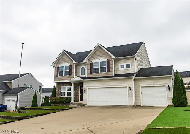 Photo 3 of Single family home for sale at 6212 Hadleigh Ave Sw, Massillon, OH 44646 | MLS# 5239487 | Listing updated on 2026-09-03