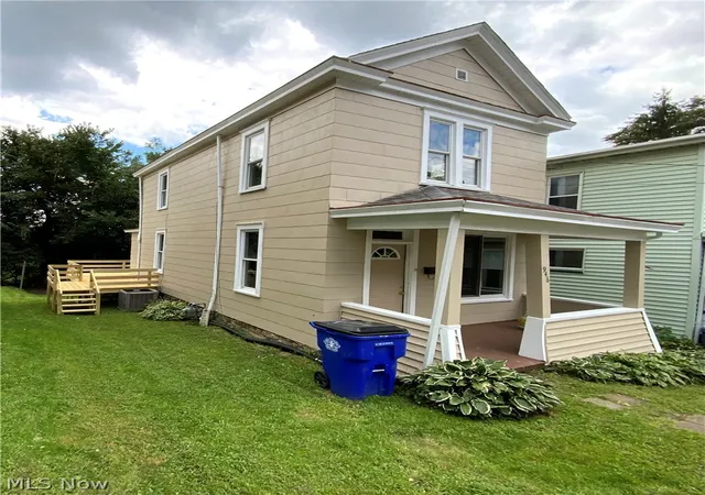 Photo 2 of Single family home for sale at 946 Bank St, East Liverpool, OH 43920 | MLS# 5239556 | Listing updated on 2026-09-13