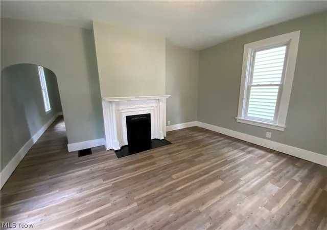 Photo 3 of Single family home for sale at 946 Bank St, East Liverpool, OH 43920 | MLS# 5239556 | Listing updated on 2026-09-13