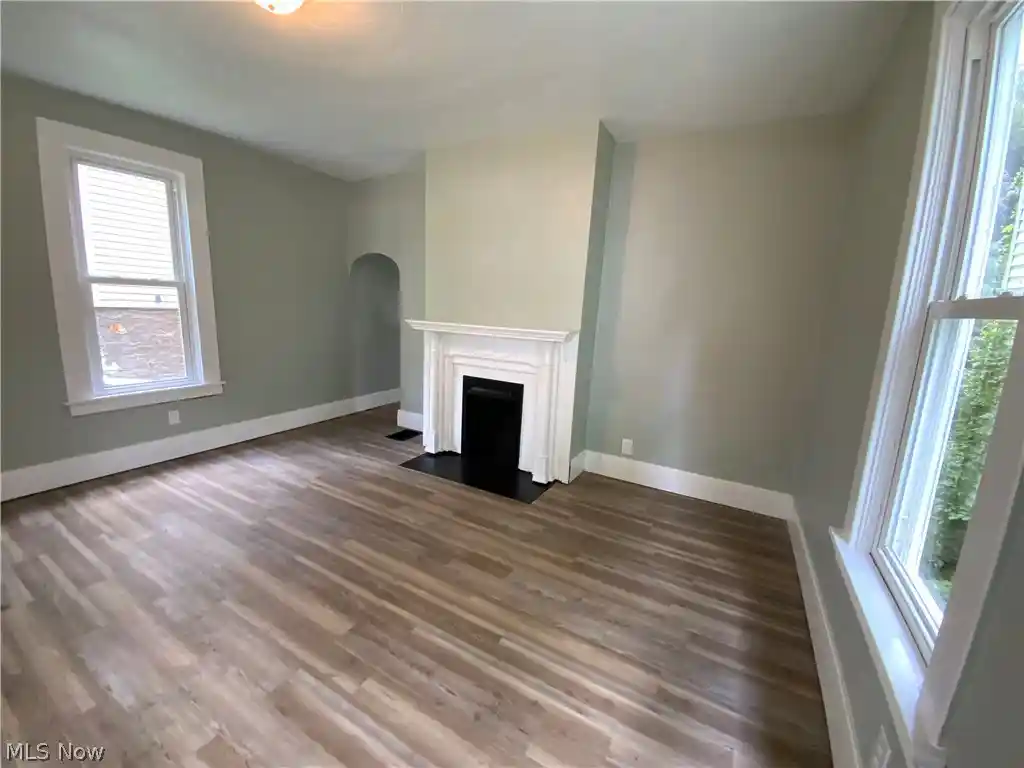 Photo 3 of Single family home for sale at 946 Bank St, East Liverpool, OH 43920 | MLS# 5239556 | Listing updated on 2026-10-27