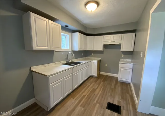 Photo 4 of Single family home for sale at 946 Bank St, East Liverpool, OH 43920 | MLS# 5239556 | Listing updated on 2026-09-13