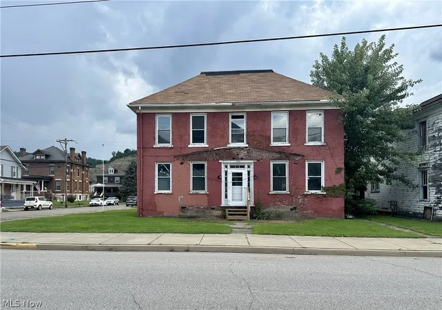 Photo 1 of Single family home for sale at 1305 Charles St, Wellsburg, WV 26070 | MLS# 5238306 | Listing updated on 2026-09-03