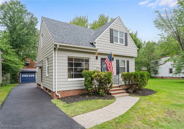 Photo 3 of Single family home for sale at 1004 Woodview Rd, Cleveland Heights, OH 44121 | MLS# 5239090 | Listing updated on 2026-09-09