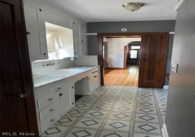 Photo 3 of Sale Pending at 4021 W 160th St, Cleveland, OH 44135 | MLS# 5238671 | Listing updated on 2026-09-08