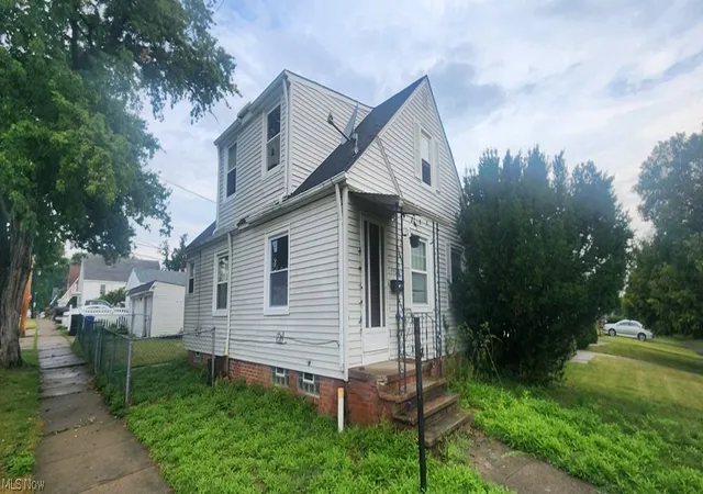 Photo 2 of Sale Pending at 4408 W 57 St, Old Brooklyn, OH 44144 | MLS# 5239650 | Listing updated on 2026-09-07